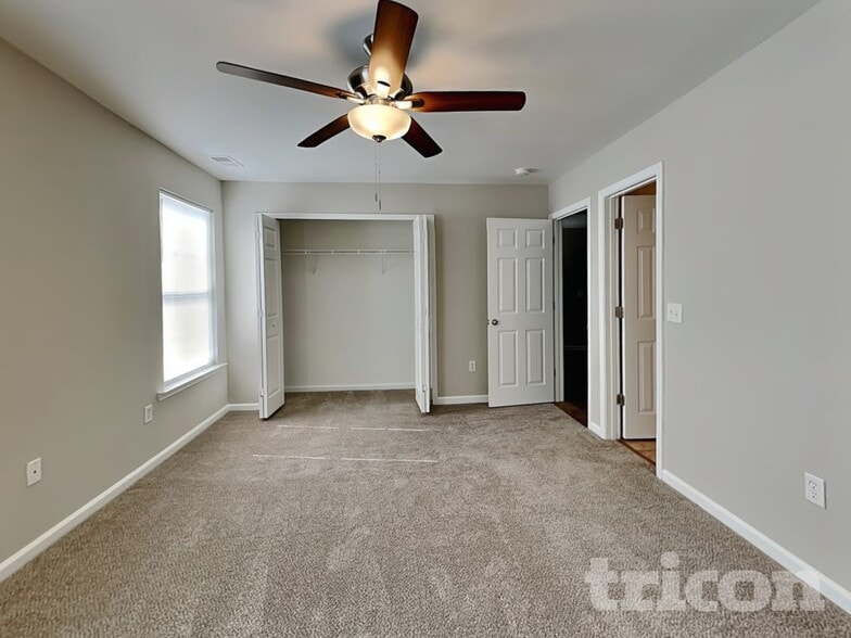 Building Photo - 224 Barnevelder Dr