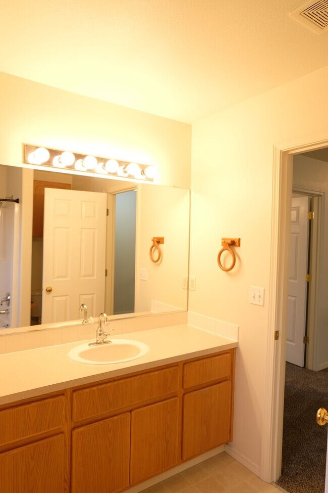 Building Photo - ****HALF MONTH RENT FREE***? Your Dream Rental: Large, Serene Home with Fenced Yard?