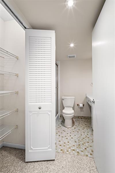 Building Photo - 250 Jacaranda Dr