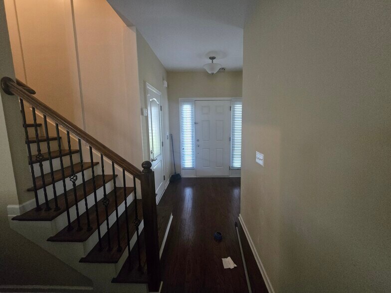 Building Photo - 173 Blackpool Dr