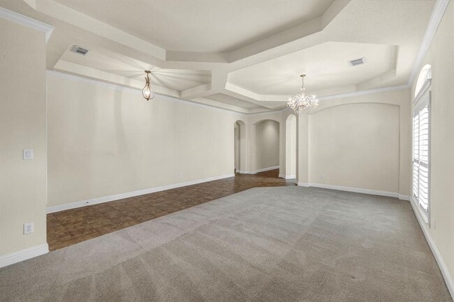 Building Photo - 15220 Interlachen Dr