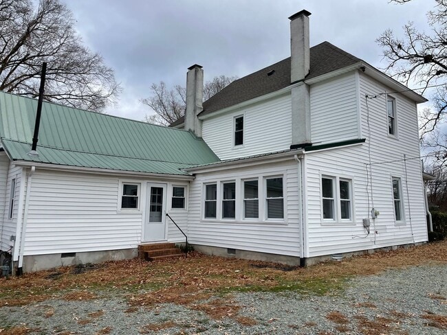 Building Photo - NEWLY RENOVATED 3 BED, 2 BATH STORY HOME IN THOMASVILLE