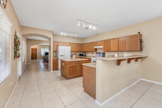 Building Photo - 16170 W Port Royale Ln