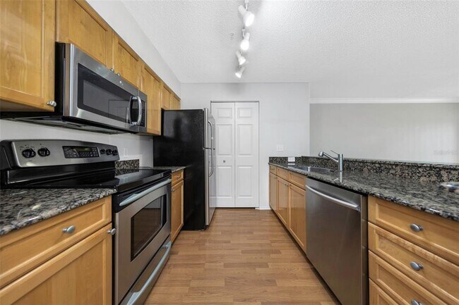 Building Photo - 2400 Feather Sound Dr