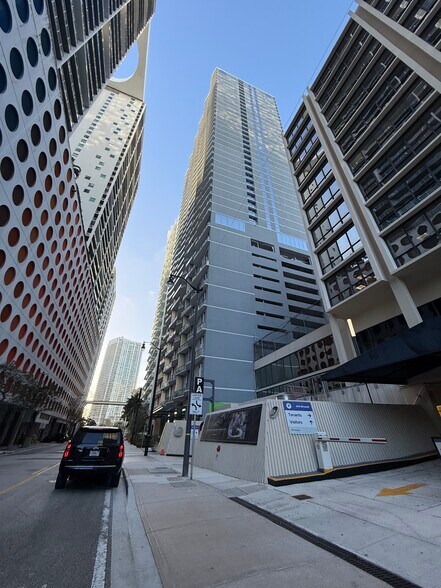 Building Photo - 77 SE 5th St