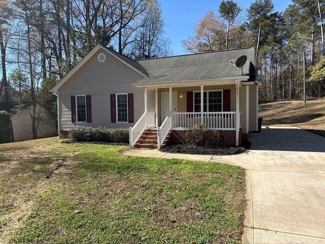 Building Photo - 517 N Pine Ln