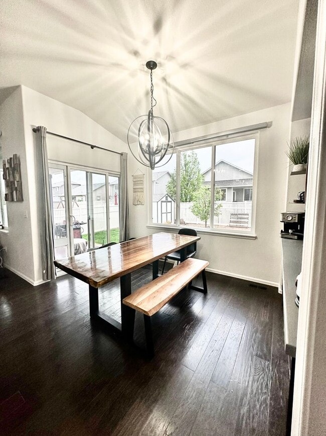 Building Photo - Spacious 3BR House in Firestone