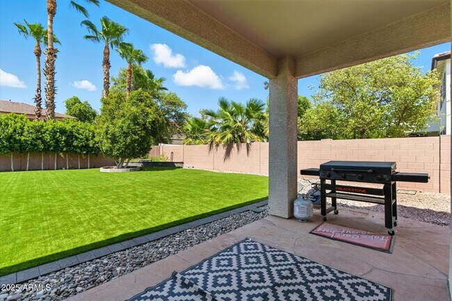 Building Photo - 1568 E Canyon Way