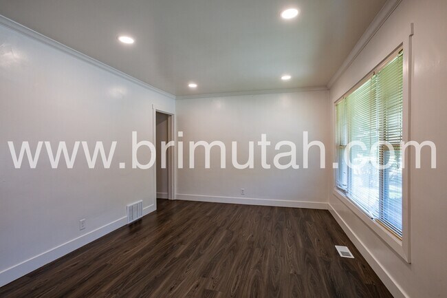 Building Photo - 1189-1191 S 1100 E