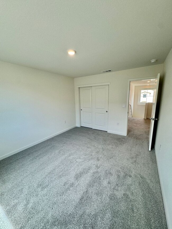 Building Photo - FOUR-FIVE/OFFICE BEDROOM THREE BATHROOM SE...