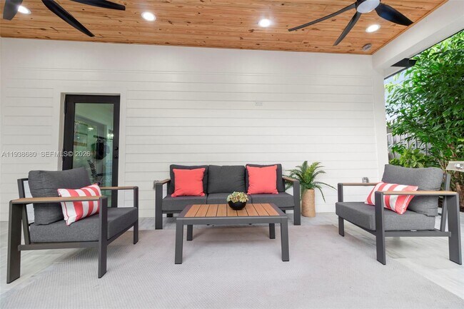 Building Photo - 3540 NE 28th Ave