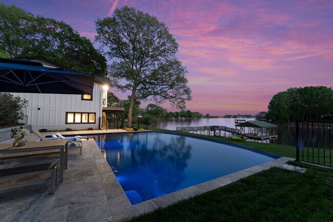 Building Photo - 3837 Fox Run