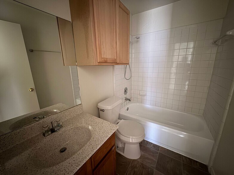 Building Photo - 1904 Windward Dr