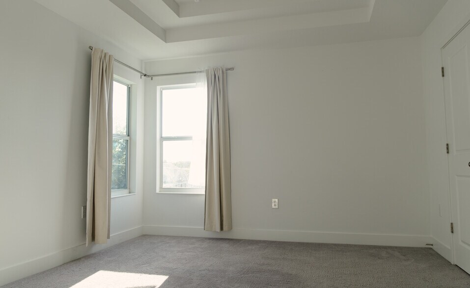 Master Bedroom - 4400 N Branch Ave