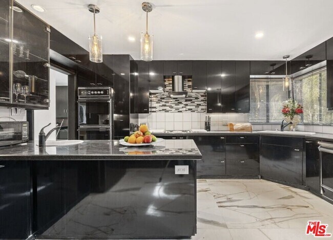 Building Photo - 9213 Warbler Way