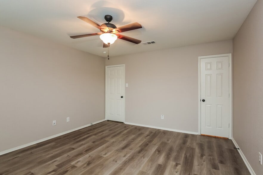 Building Photo - 2036 Godiva St