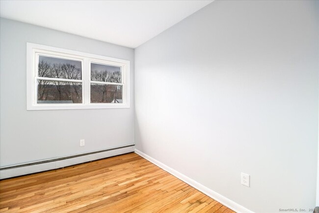 Building Photo - 32 Pleasant St