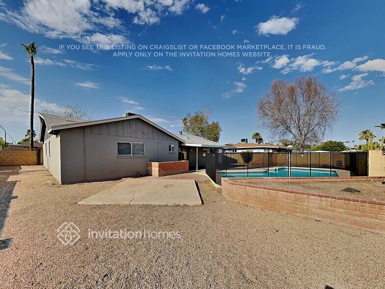Building Photo - 2184 E Broadmor Dr