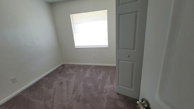 Building Photo - 1190 Pine Valley Ln