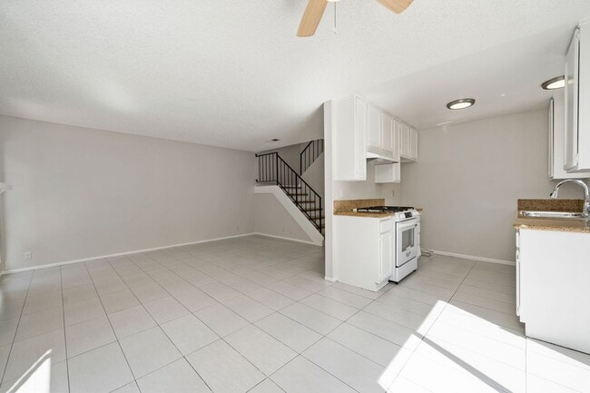 Building Photo - 18842 Smokewood Cir
