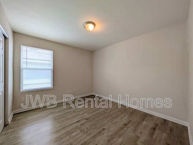 Building Photo - 8749 Dandy Ave
