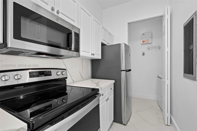 Building Photo - 4404 SW 160th Ave