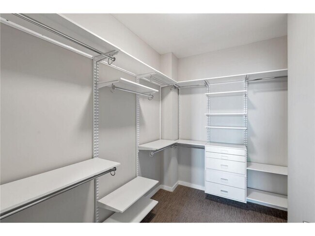 Building Photo - 497 S Marquette Ave