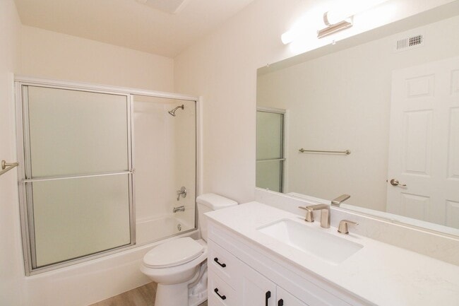 Building Photo - 2 Bed, 2 Bath Townhome in San Luis Obispo!