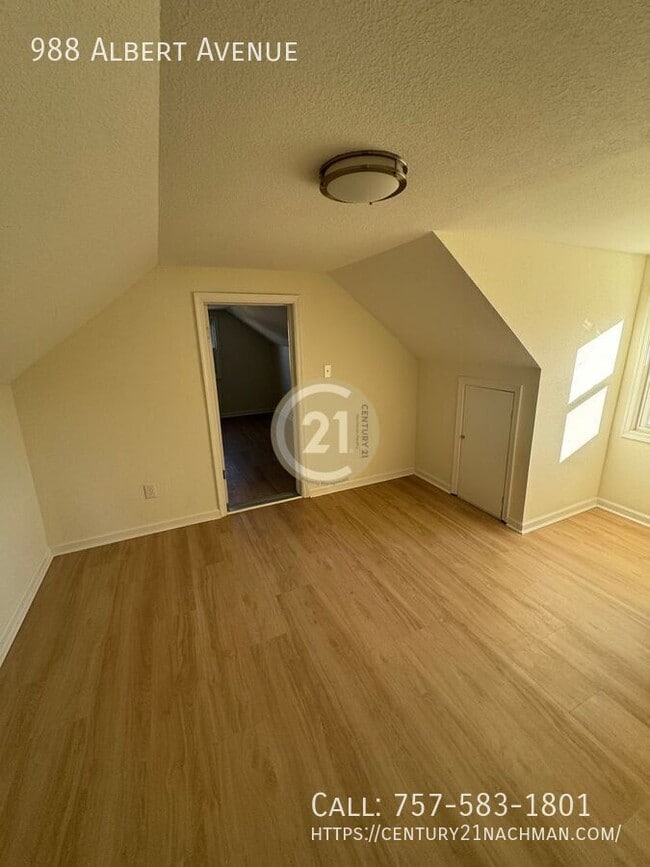 Building Photo - 988 Albert Ave