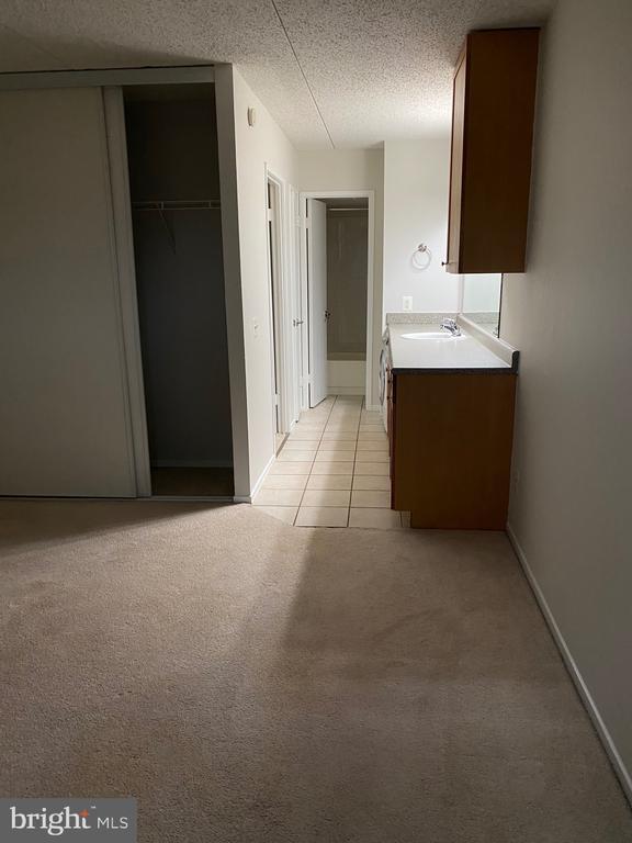 Building Photo - 75 S Reynolds St