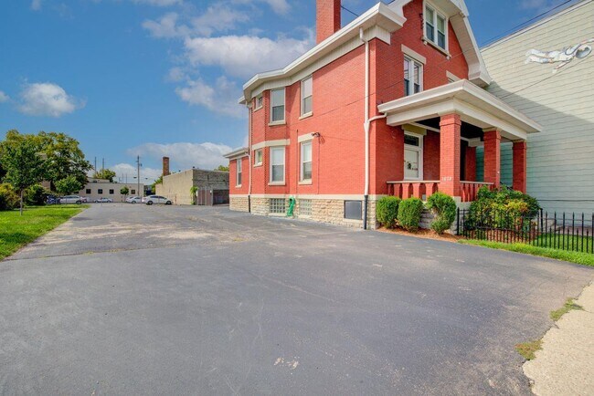 Building Photo - 1629 Hoffner St