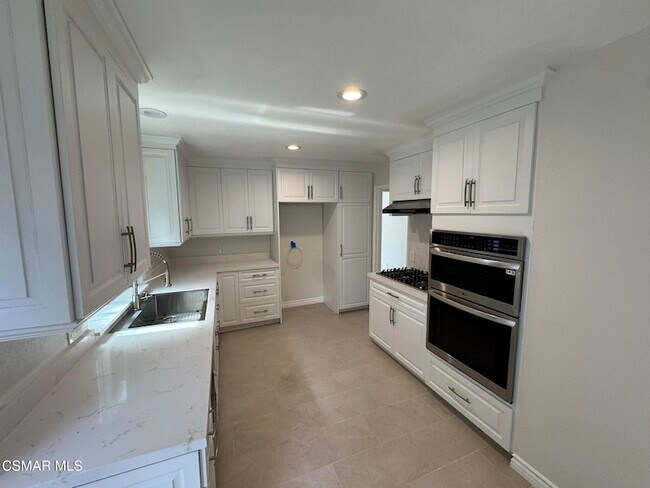 Building Photo - 6307 Chimineas Ave