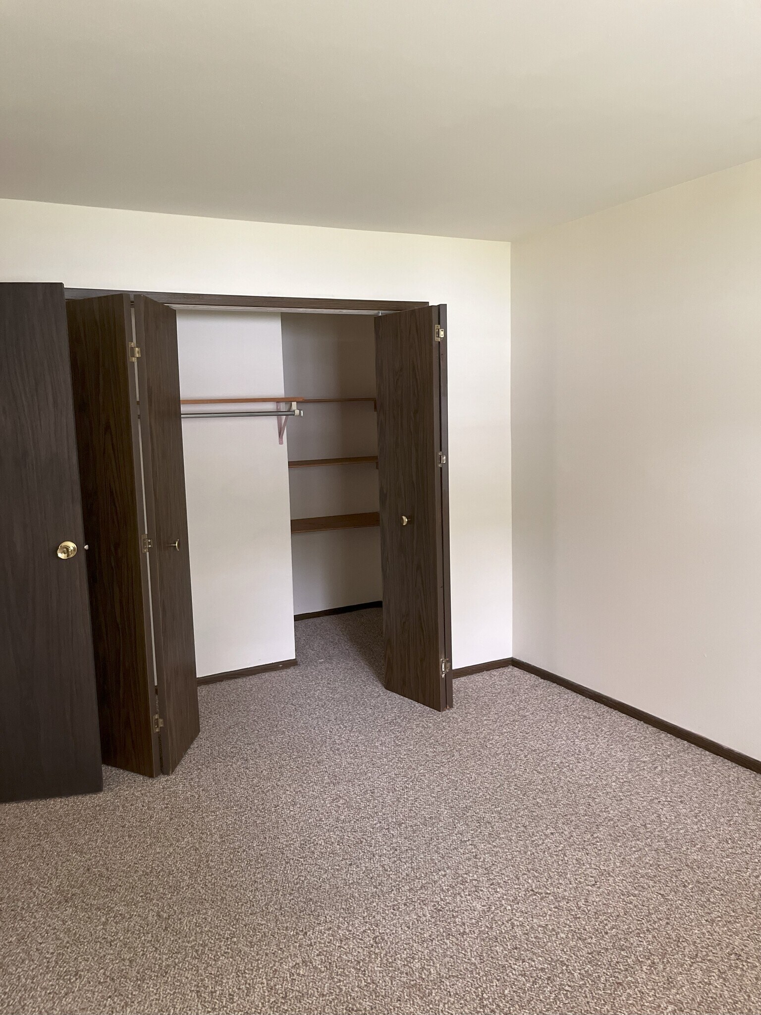 Building Photo - 117 W Grant St