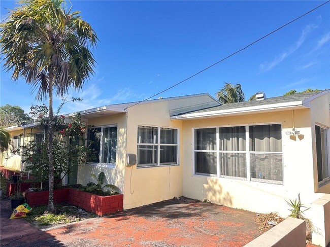 Primary Photo - 1727 McKinley St
