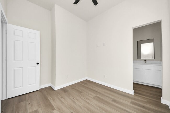 Building Photo - 8025 Peachtree St