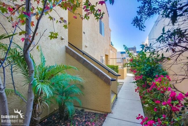Building Photo - Charming 2Bdm 2Ba Condo in The Venetian Community of La Jolla