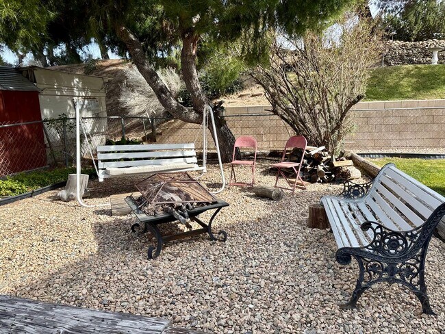 Building Photo - 4-BEDROOM 3-Bathroom FURNISHED Peaceful Country Living