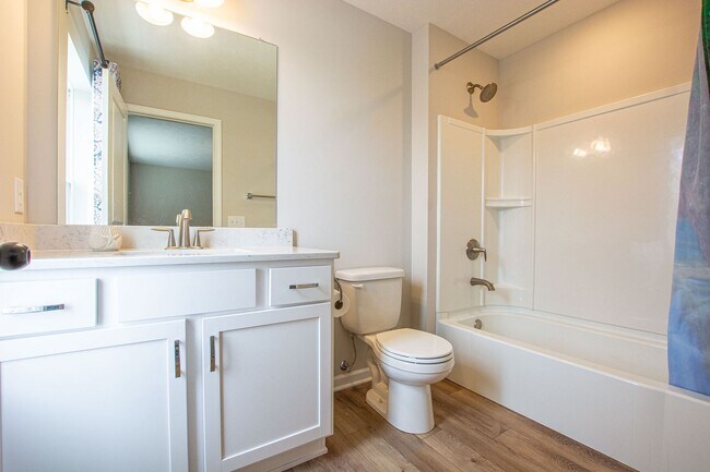 Building Photo - 2 Bedroom / 2.5 Bath Town Home Recently Built with Garage and Washer/Dryer!