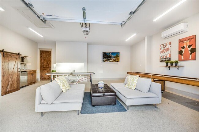 Building Photo - 3353 Tuscany Dr