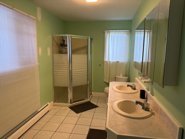 Building Photo - 47 Waterman St