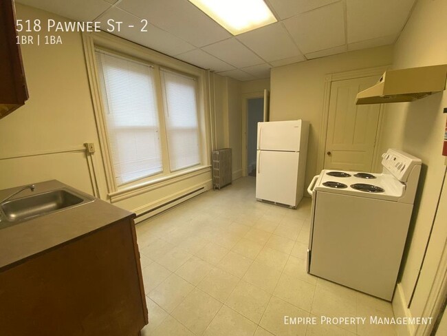 Building Photo - 2nd Floor: 1 Bedroom/1 Bathroom Apartment ...