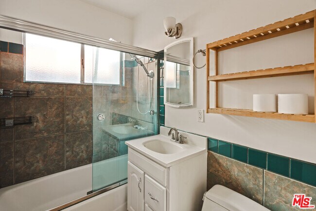 Building Photo - 1231 Montecito Dr