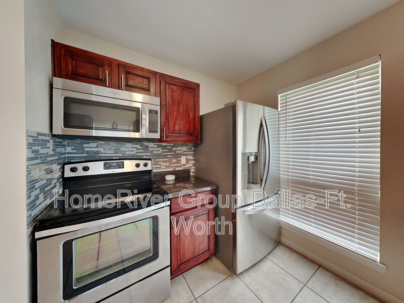 Building Photo - 600 British Ct