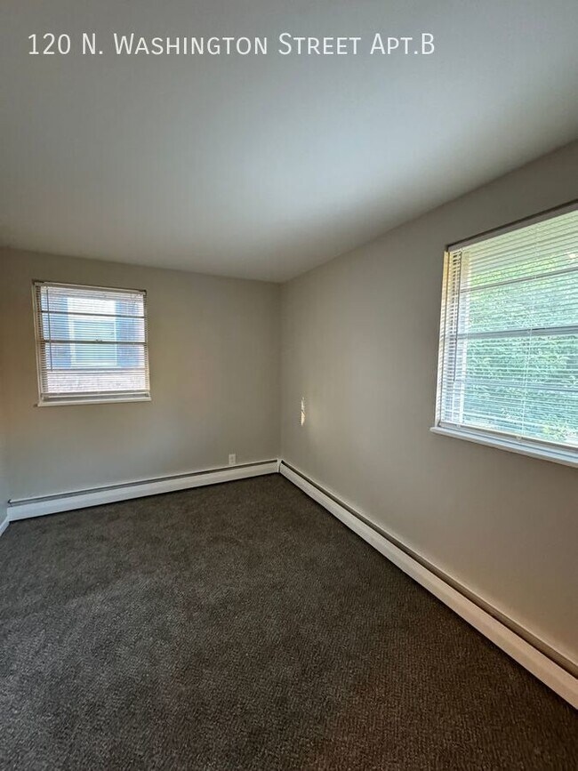 Building Photo - 120 N Washington St