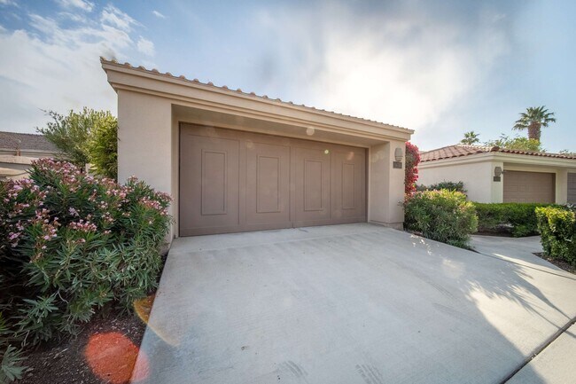 Building Photo - 54780 Shoal Creek