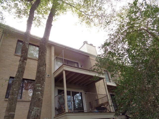 Building Photo - 3500 Tangle Brush Dr