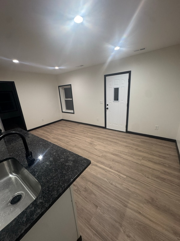 Building Photo - 208 N White River Ave