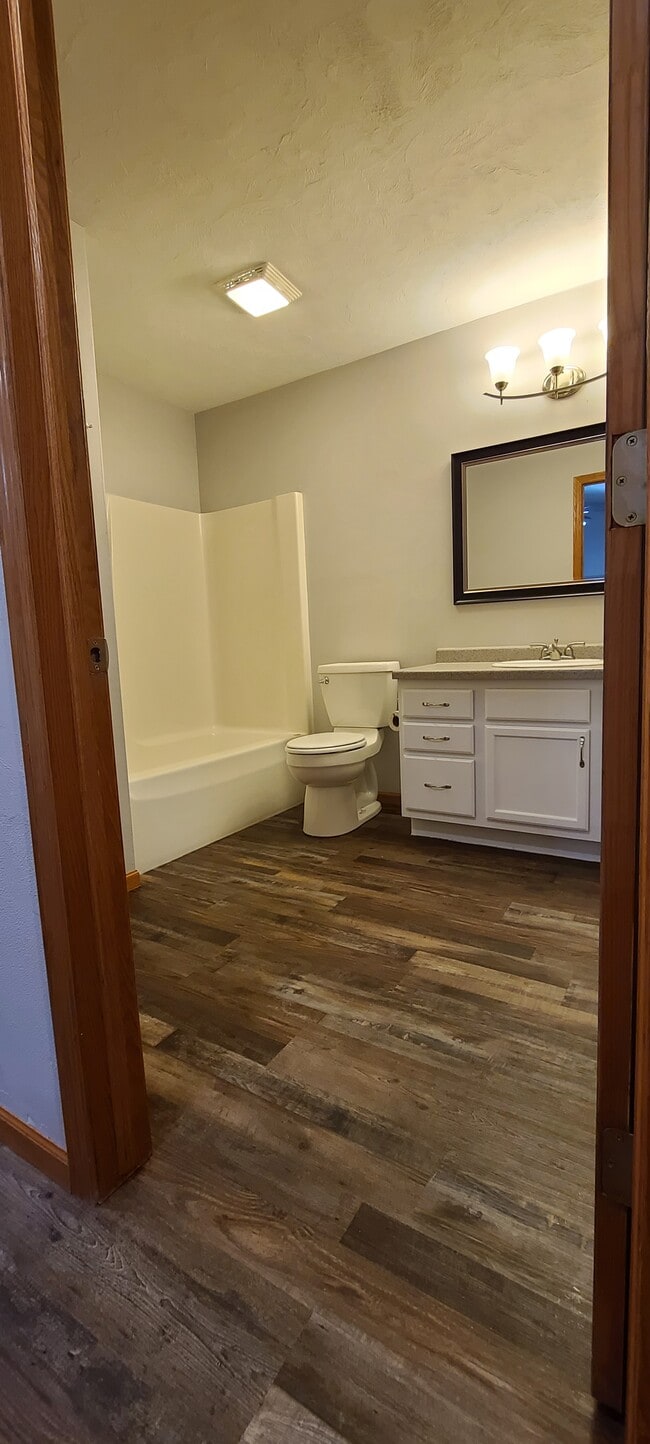 Building Photo - 5733 Sandpiper Dr