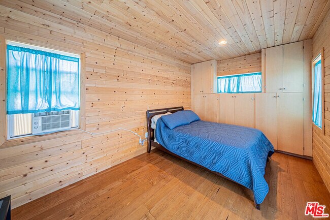 Building Photo - 2620 Sea Pine Ln