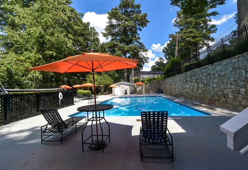 Building Photo - 1302 Stone Mill Cove